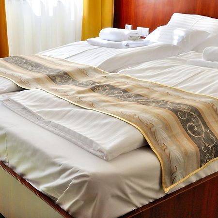Partium Hotel Сегед Экстерьер фото